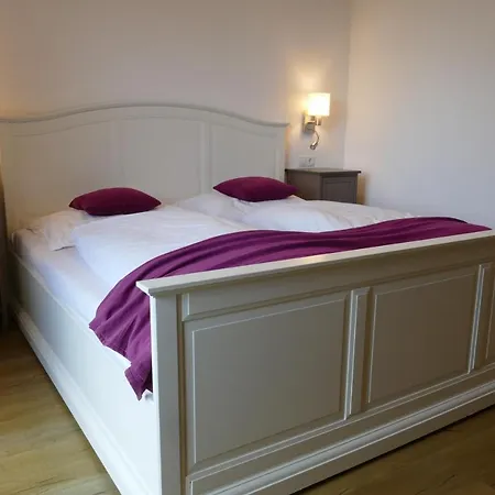 Geissler-reicher Oberwoelz Stadt