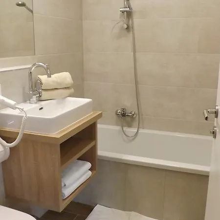 לינה וארוחת בוקר Geissler-reicher 3*