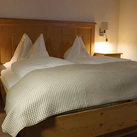 Geissler-reicher Oberwoelz Stadt