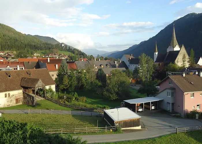 Geissler-reicher Oberwoelz Stadt